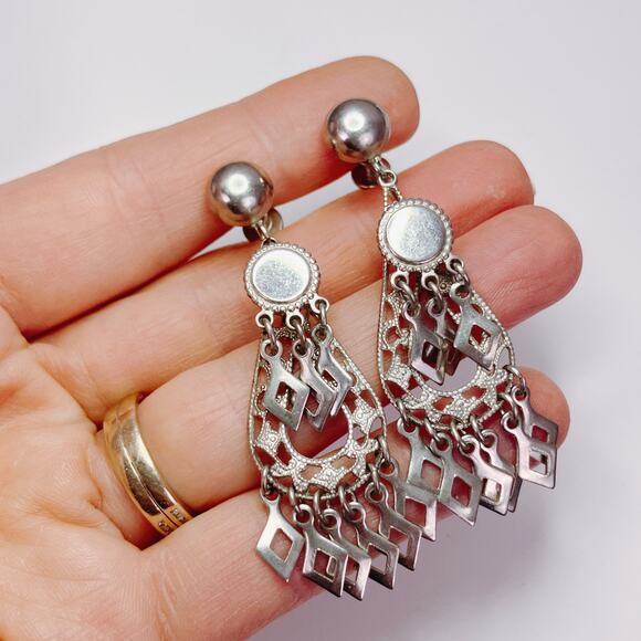 Vintage 1950s Silver Tone Filigree Chandelier Screw Back Earrings Mid Century - Picture 2 of 9